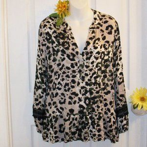 TRIBAL Sz S Camo Tunic Long Sleeve Tunic Top Ruffle Hem White Black Olive Tan